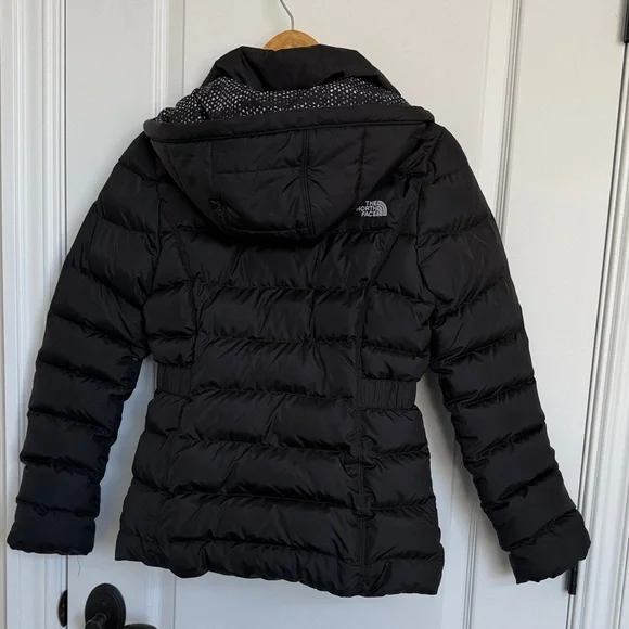 The North Face Women's Black Puffer Jacket - Picture 3 of 6
